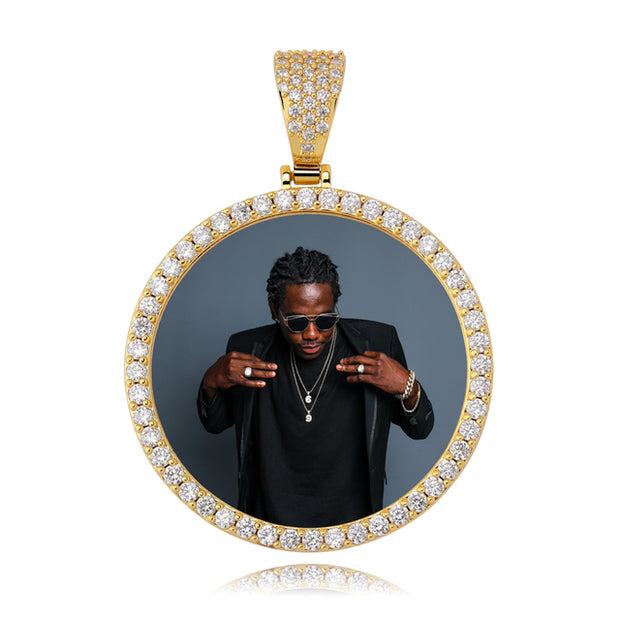 Gold Round Frame Picture Pendant Chain